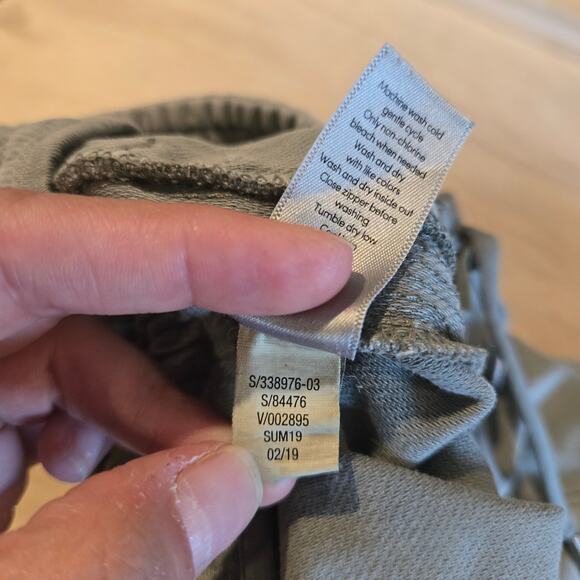 Athleta Shorts Women’s 4 Farallon Cypress Green Zipper Pockets Style 338976 - Picture 6 of 8